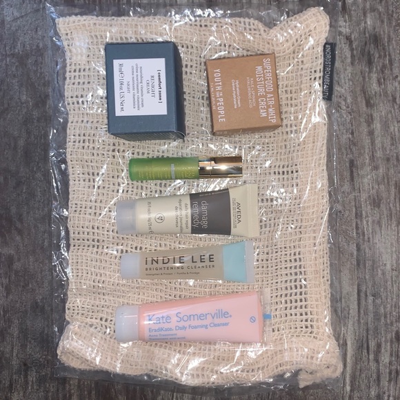 NWT Nordstrom Beauty Gift Set - Picture 5 of 6